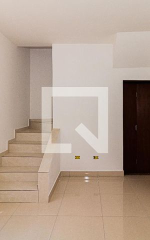 Casa de condomínio à venda com 80m², 2 quartos e 1 vaga Casa de condomínio à venda com 80m², 2 quartos e 1 vagaSala