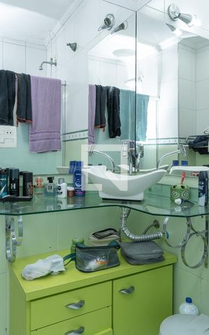 Casa à venda com 220m², 3 quartos e 2 vagas Casa à venda com 220m², 3 quartos e 2 vagasBanheiro 3