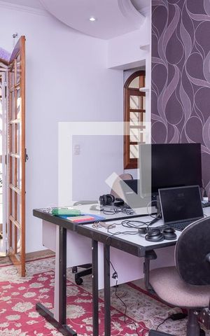 Casa à venda com 220m², 3 quartos e 2 vagas Casa à venda com 220m², 3 quartos e 2 vagasSuíte