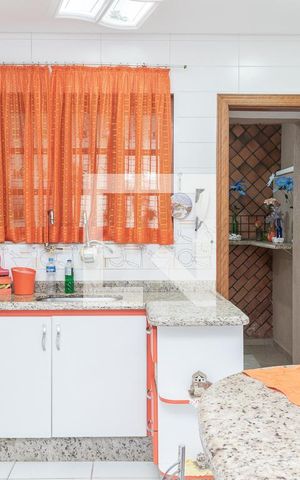 Casa à venda com 220m², 3 quartos e 2 vagas Casa à venda com 220m², 3 quartos e 2 vagasCozinha