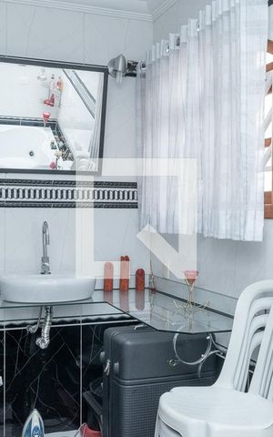 Casa à venda com 220m², 3 quartos e 2 vagas Casa à venda com 220m², 3 quartos e 2 vagasBanheiro da Suíte