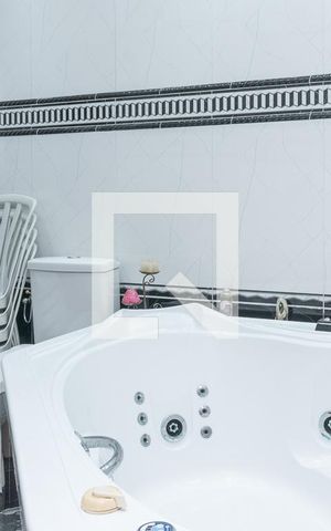 Casa à venda com 220m², 3 quartos e 2 vagas Casa à venda com 220m², 3 quartos e 2 vagasBanheiro da Suíte