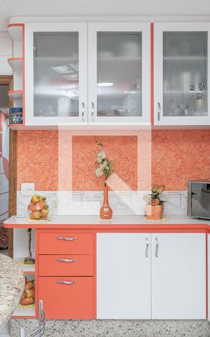 Casa à venda com 220m², 3 quartos e 2 vagas Casa à venda com 220m², 3 quartos e 2 vagasCozinha