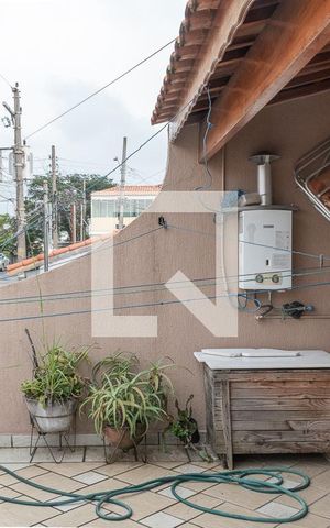 Casa à venda com 220m², 3 quartos e 2 vagas Casa à venda com 220m², 3 quartos e 2 vagasvaranda da suíte