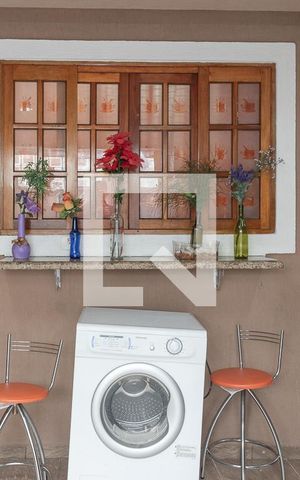 Casa à venda com 220m², 3 quartos e 2 vagas Casa à venda com 220m², 3 quartos e 2 vagasChurrasqueira