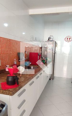 Casa à venda com 606m², 5 quartos e 1 vaga Casa à venda com 606m², 5 quartos e 1 vagaCozinha