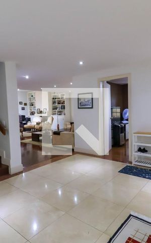 Casa de condomínio à venda com 581m², 4 quartos e 4 vagas