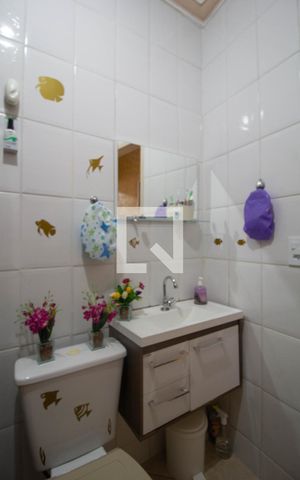 Casa de condomínio à venda com 65m², 2 quartos e 1 vaga Casa de condomínio à venda com 65m², 2 quartos e 1 vagaBanheiro