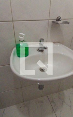 Casa à venda com 125m², 2 quartos e 3 vagas Casa à venda com 125m², 2 quartos e 3 vagasDetalhe do Banheiro