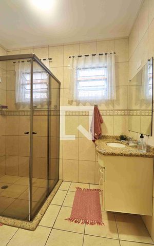 Casa à venda com 272m², 3 quartos e 6 vagasBanheiro social 1