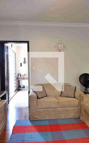 Casa à venda com 272m², 3 quartos e 6 vagasSala