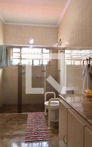 Casa à venda com 210m², 3 quartos e 7 vagasBanheiro 1