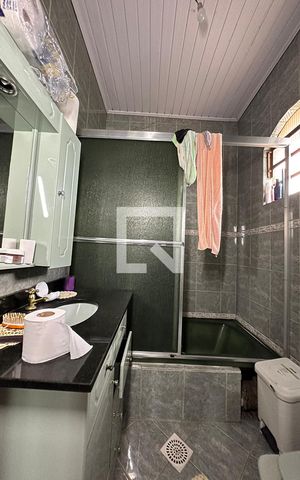 Casa à venda com 196m², 3 quartos e 1 vagaBanheiro 1