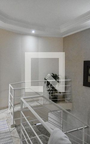 Casa à venda com 260m², 5 quartos e 7 vagas Casa à venda com 260m², 5 quartos e 7 vagasCorredor