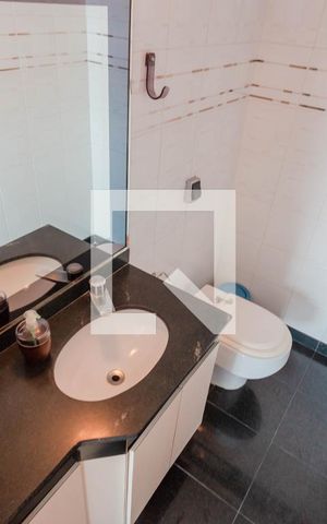 Apartamento à venda com 146m², 3 quartos e 2 vagas Apartamento à venda com 146m², 3 quartos e 2 vagasBanheiro social