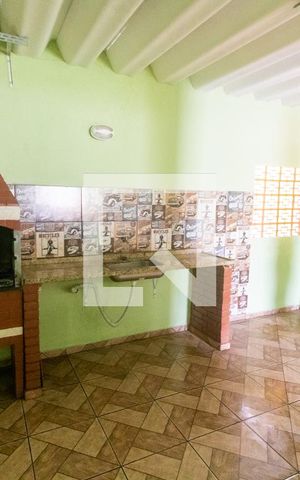 Casa à venda com 200m², 3 quartos e 6 vagas Casa à venda com 200m², 3 quartos e 6 vagasÁrea Gourmet