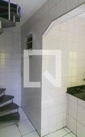 Casa à venda com 200m², 3 quartos e 6 vagas Casa à venda com 200m², 3 quartos e 6 vagasCozinha