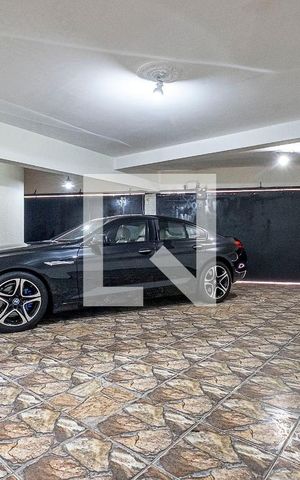 Casa à venda com 440m², 4 quartos e 4 vagas Casa à venda com 440m², 4 quartos e 4 vagasGaragem