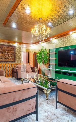 Casa à venda com 440m², 4 quartos e 4 vagas Casa à venda com 440m², 4 quartos e 4 vagasSala