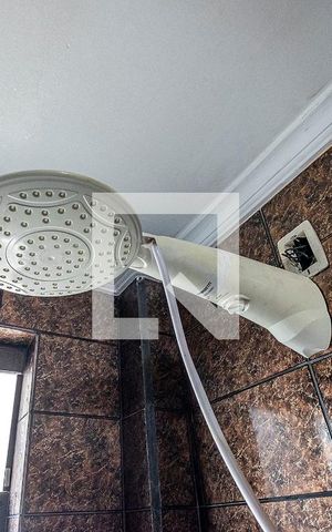 Casa à venda com 440m², 4 quartos e 4 vagas Casa à venda com 440m², 4 quartos e 4 vagasSuíte 3 - Banheiro