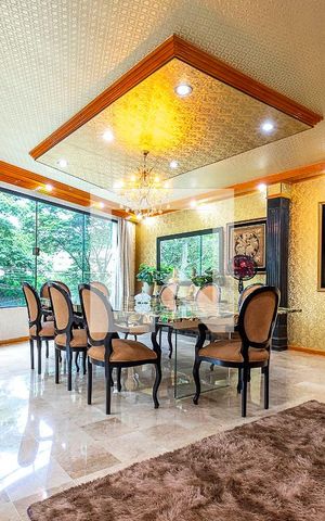 Casa à venda com 440m², 4 quartos e 4 vagas Casa à venda com 440m², 4 quartos e 4 vagasSala