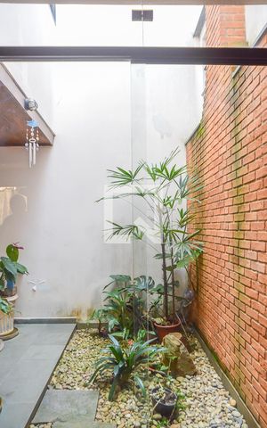 Casa à venda com 500m², 4 quartos e 6 vagas Casa à venda com 500m², 4 quartos e 6 vagasJardim