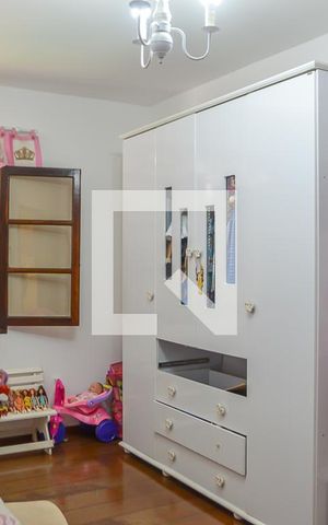 Casa à venda com 500m², 4 quartos e 6 vagas Casa à venda com 500m², 4 quartos e 6 vagasQuarto 4 - Suíte