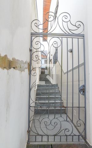 Casa à venda com 500m², 4 quartos e 6 vagas Casa à venda com 500m², 4 quartos e 6 vagasCorredor