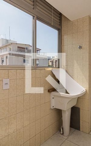 Apartamento à venda com 135m², 3 quartos e 1 vagaÁrea de Serviço