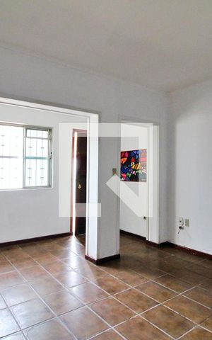 Casa à venda com 200m², 2 quartos e 2 vagasSala