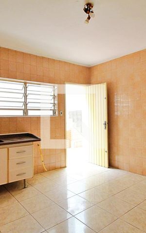 Casa à venda com 200m², 2 quartos e 2 vagasCozinha
