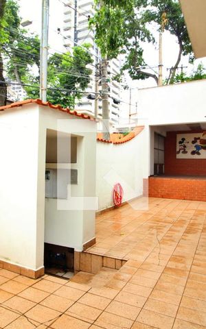 Casa à venda com 200m², 2 quartos e 2 vagasQuintal