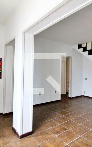 Casa à venda com 200m², 2 quartos e 2 vagasSala