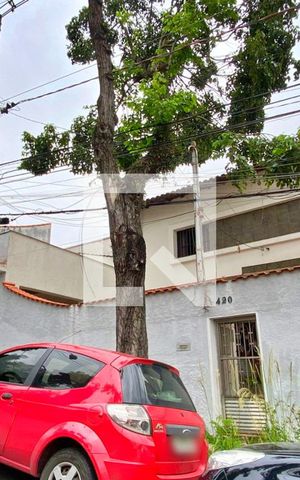 Casa à venda com 200m², 2 quartos e 2 vagas Casa à venda com 200m², 2 quartos e 2 vagasFachada