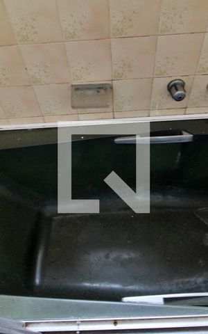 Casa à venda com 200m², 2 quartos e 2 vagasBanheiro 1