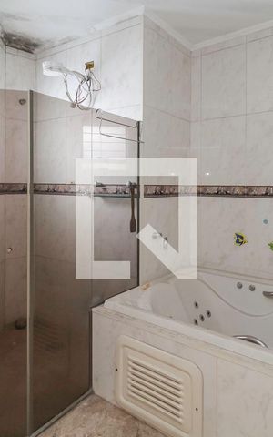 Casa para alugar com 500m², 3 quartos e 8 vagasBanheiro da Suíte 1