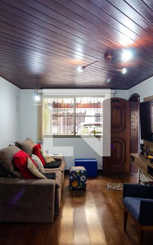 Casa à venda com 167m², 3 quartos e 2 vagas Casa à venda com 167m², 3 quartos e 2 vagasSala
