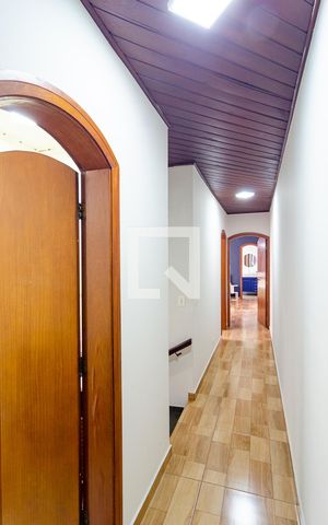 Casa à venda com 167m², 3 quartos e 2 vagas Casa à venda com 167m², 3 quartos e 2 vagasCorredor