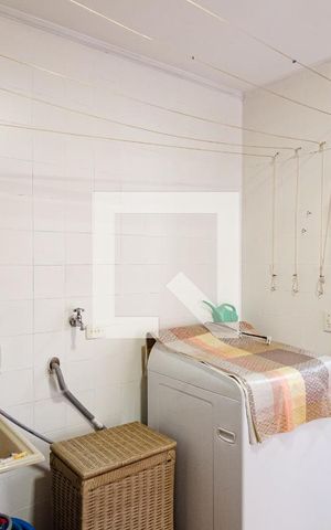 Casa à venda com 167m², 3 quartos e 2 vagas Casa à venda com 167m², 3 quartos e 2 vagasLavanderia
