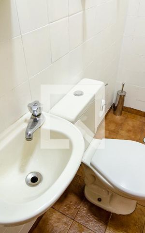 Casa à venda com 167m², 3 quartos e 2 vagas Casa à venda com 167m², 3 quartos e 2 vagasBanheiro de Serviço