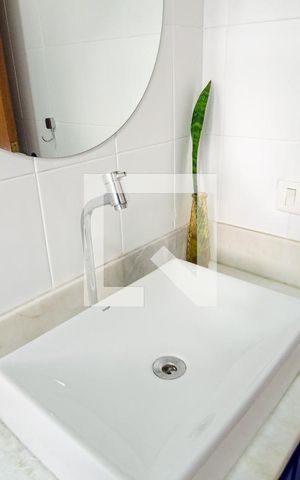 Casa à venda com 167m², 3 quartos e 2 vagas Casa à venda com 167m², 3 quartos e 2 vagasBanheiro da Suíte