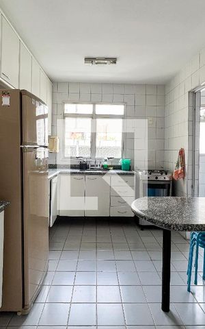 Apartamento para alugar com 75m², 2 quartos e 2 vagasCozinha