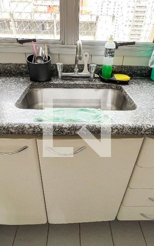 Apartamento para alugar com 75m², 2 quartos e 2 vagasCozinha