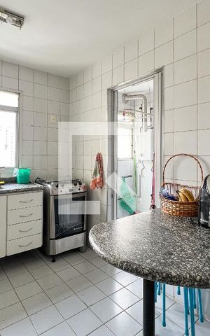 Apartamento para alugar com 75m², 2 quartos e 2 vagasCozinha