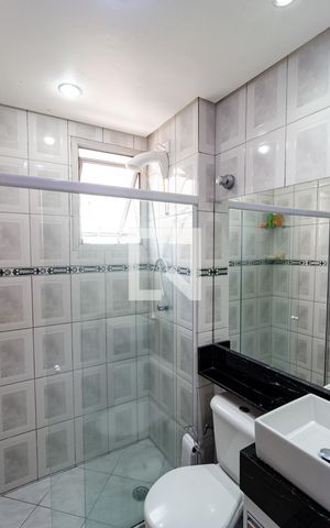 Apartamento à venda com 58m², 2 quartos e 2 vagas Apartamento à venda com 58m², 2 quartos e 2 vagasBanheiro Social