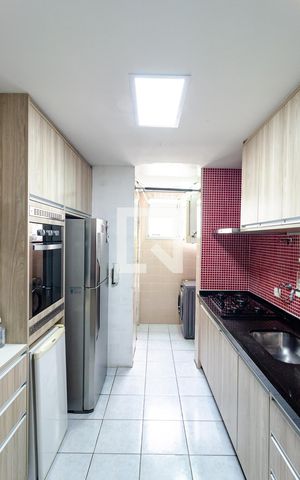 Apartamento à venda com 58m², 2 quartos e 2 vagas Apartamento à venda com 58m², 2 quartos e 2 vagasCozinha