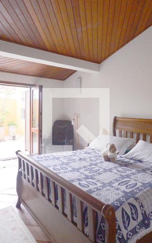 Casa à venda com 460m², 3 quartos e 4 vagasQuarto 4 - Suite
