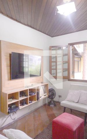 Casa à venda com 460m², 3 quartos e 4 vagasSala de TV