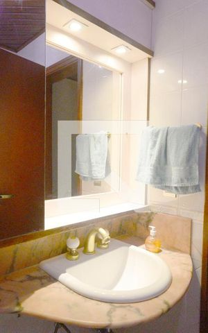 Casa à venda com 460m², 3 quartos e 4 vagasBanheiro 2