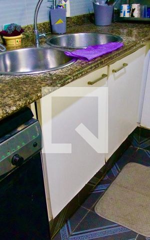 Casa à venda com 300m², 6 quartos e 2 vagas Casa à venda com 300m², 6 quartos e 2 vagasCopa / Cozinha